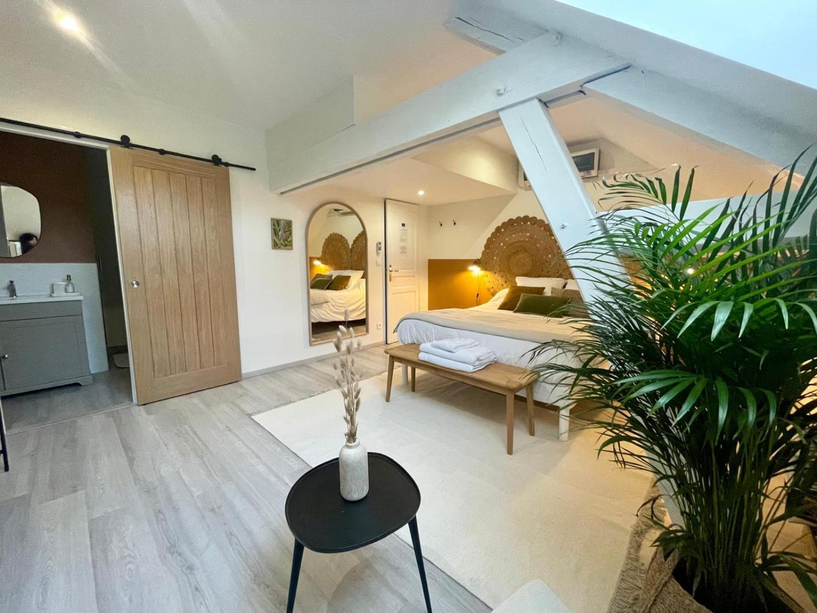 Villa De La Croix - Maison D'Hotes A 4 Minutes De L'A26 Avec Parking Villechétif 외부 사진